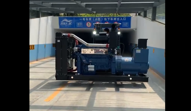 房地產(chǎn)小區(qū)備用電源300KW發(fā)電機(jī)組已到達(dá)用戶現(xiàn)場交付使用
